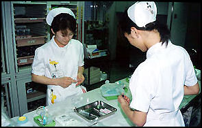 20100502-nurses D-AR07-01 japan-photo.de.jpg